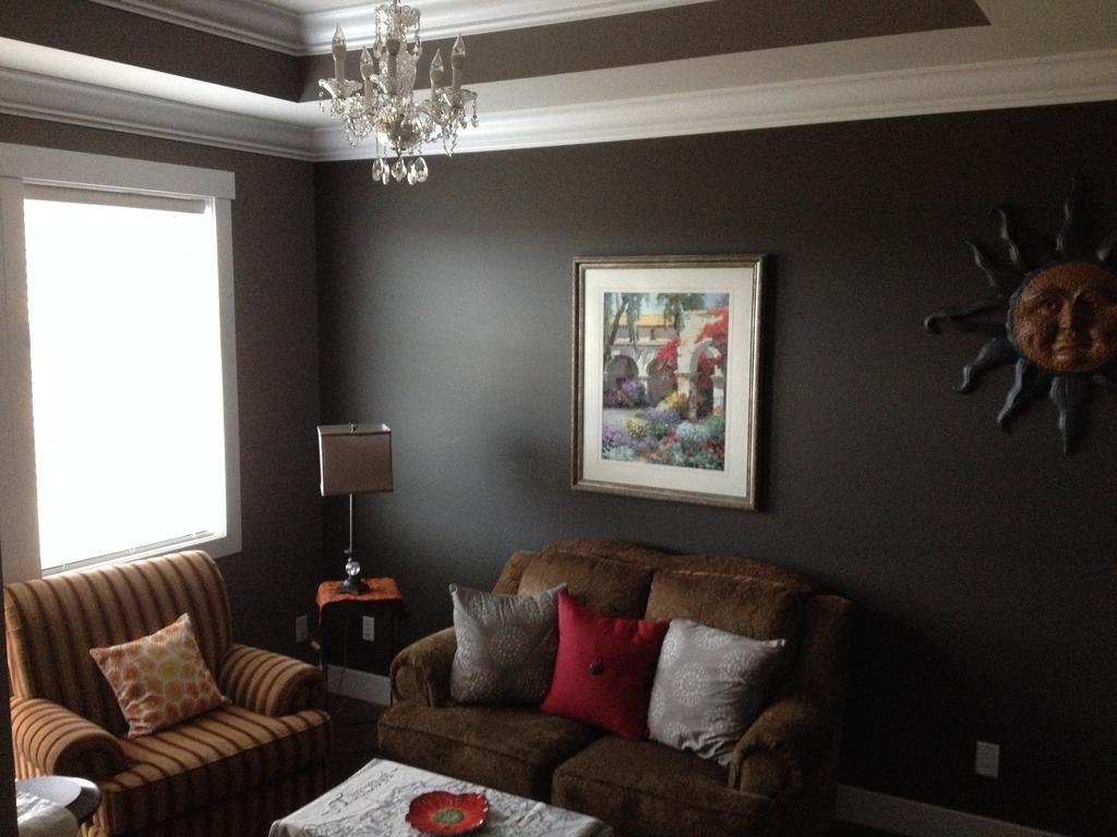 Brookside Inn Boutique Hotel Abbotsford Room photo