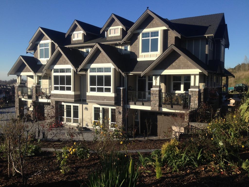 Brookside Inn Boutique Hotel Abbotsford Exterior photo