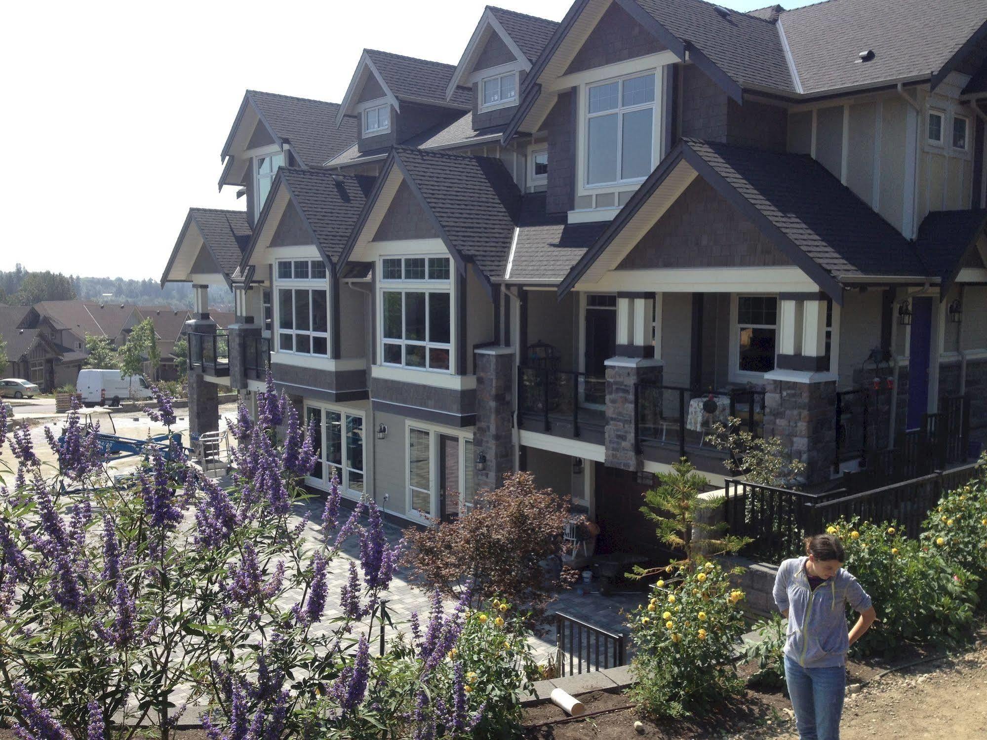 Brookside Inn Boutique Hotel Abbotsford Exterior photo